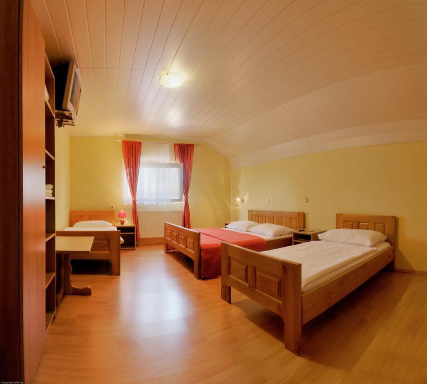 Hotel Ranch Terra Irinovac Zimmer foto